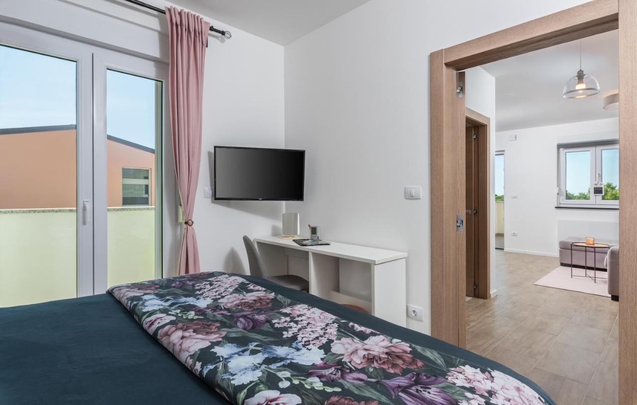 Apartments Amore Fazana Exterior photo
