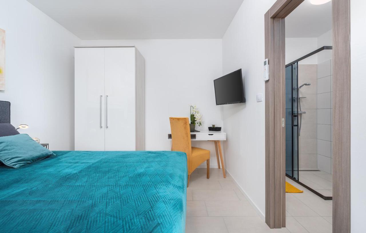 Apartments Amore Fazana Exterior photo