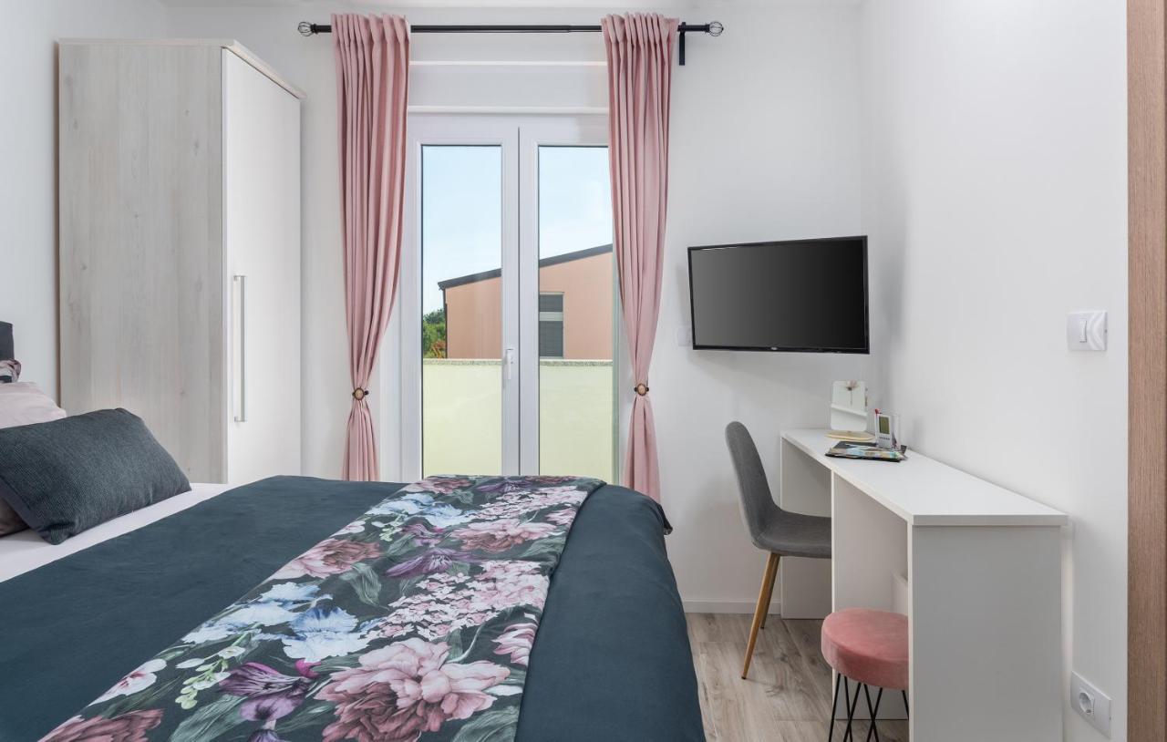 Apartments Amore Fazana Exterior photo